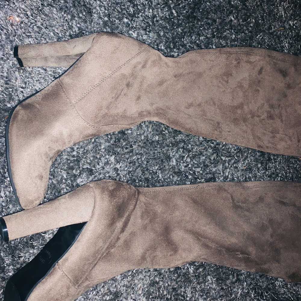Steve Madden gorgeous over the knee high boots - Picture 5 of 8